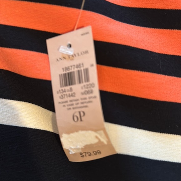 Ann Taylor stretch skirt. - Picture 3 of 5